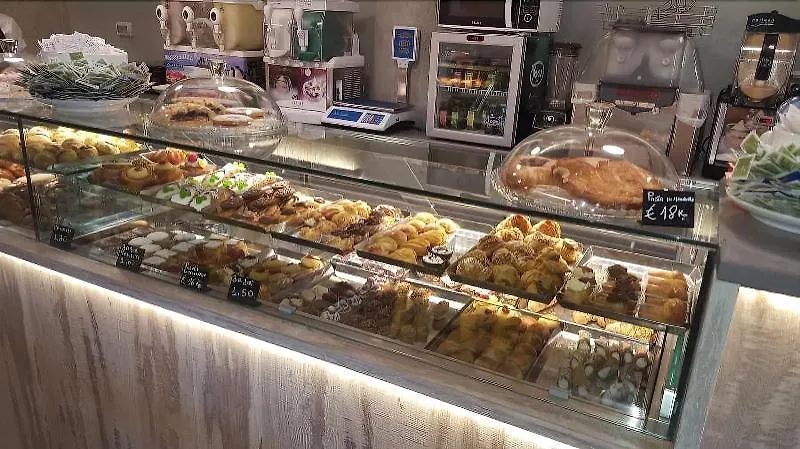 Comfort Zone Naples 3*,  Italie